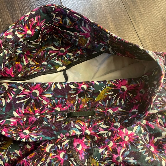 Lululemon Base Pace 28” Legging EUC - Picture 5 of 6